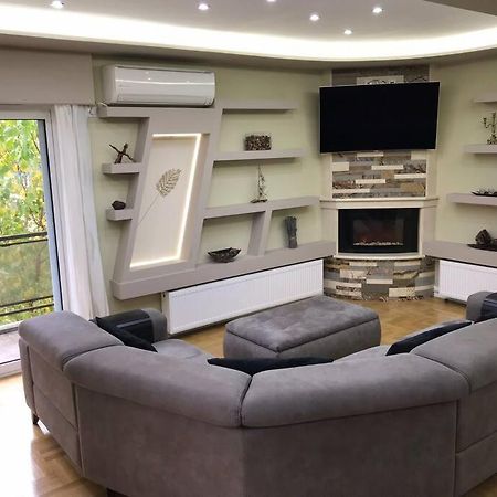 Finer Things Flisvos Beach Condo In Palaio Faliro เอเธนส์ ภายนอก รูปภาพ