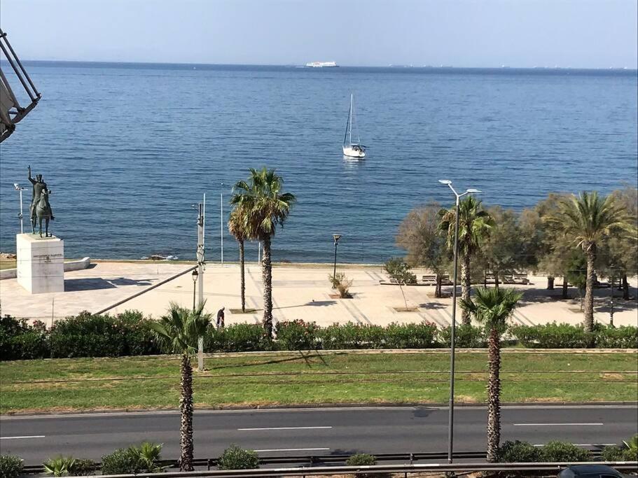 Finer Things Flisvos Beach Condo In Palaio Faliro เอเธนส์ ภายนอก รูปภาพ