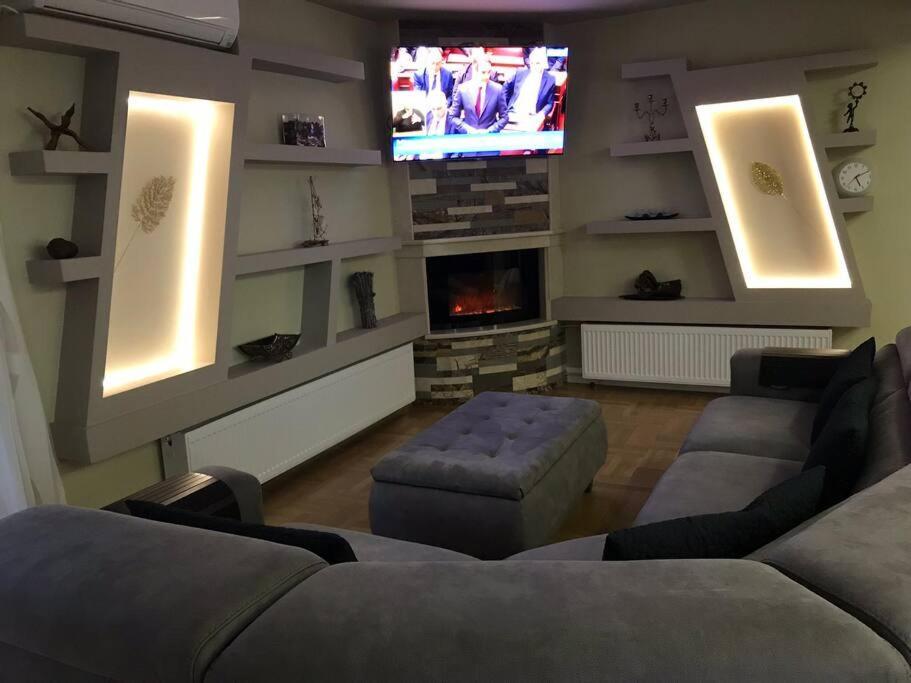 Finer Things Flisvos Beach Condo In Palaio Faliro เอเธนส์ ภายนอก รูปภาพ