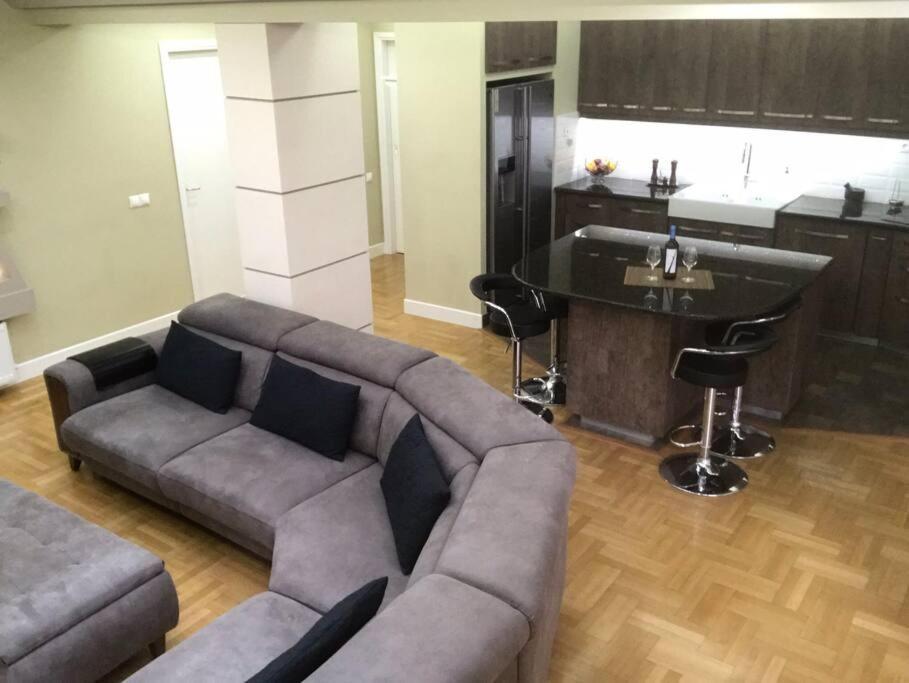 Finer Things Flisvos Beach Condo In Palaio Faliro เอเธนส์ ภายนอก รูปภาพ