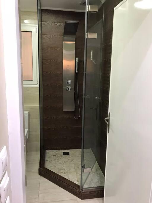 Finer Things Flisvos Beach Condo In Palaio Faliro เอเธนส์ ภายนอก รูปภาพ