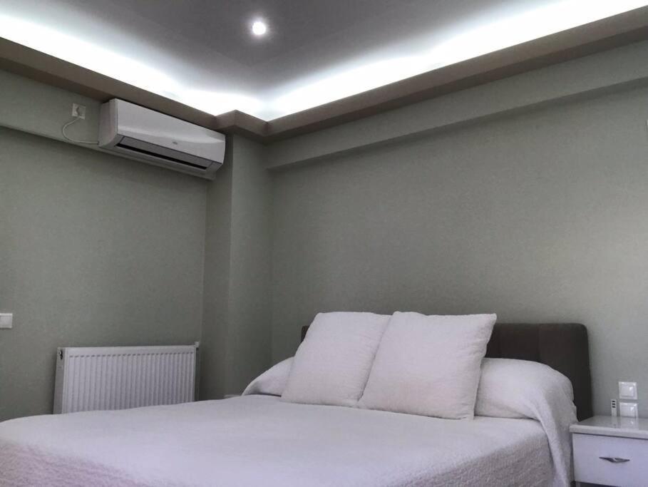 Finer Things Flisvos Beach Condo In Palaio Faliro เอเธนส์ ภายนอก รูปภาพ