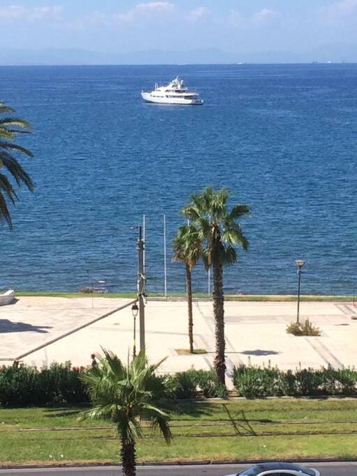 Finer Things Flisvos Beach Condo In Palaio Faliro เอเธนส์ ภายนอก รูปภาพ